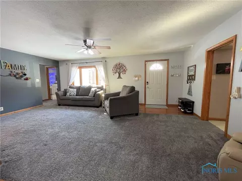 3865 S Eber Rd, Monclova, OH 43542 photo 6