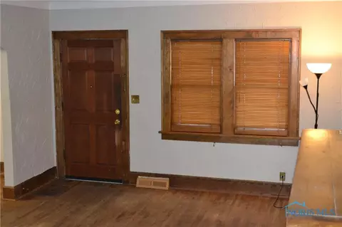 2126 Perth St, Toledo, OH 43607 photo 2