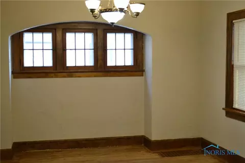 2126 Perth St, Toledo, OH 43607 photo 4