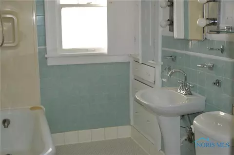 2126 Perth St, Toledo, OH 43607 photo 8