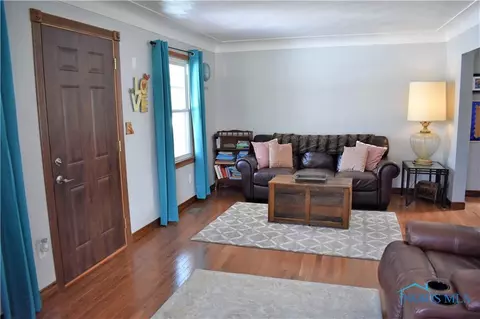 6320 Brown Rd, Oregon, OH 43616 photo 4