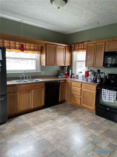 207 E Dixon St, Forest, OH 45843 photo 6