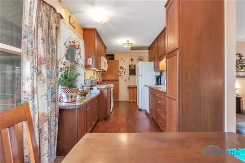 3009 Castleton Ave, Toledo, OH 43613 photo 11