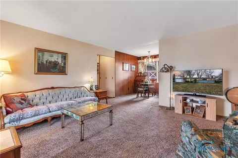 3009 Castleton Ave, Toledo, OH 43613 photo 8