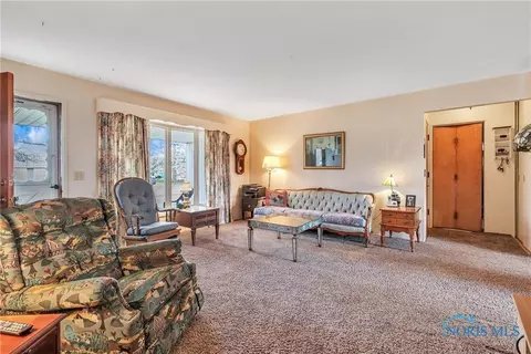 3009 Castleton Ave, Toledo, OH 43613 photo 7