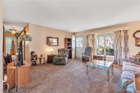 3009 Castleton Ave, Toledo, OH 43613 photo 6