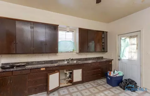 524 E Central Ave, Toledo, OH 43608 photo 6