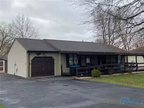 451 W Fairview St, Upper Sandusky, OH 43351 photo 3