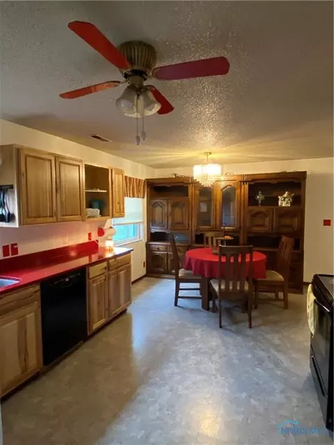 451 W Fairview St, Upper Sandusky, OH 43351 photo 7