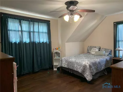 102 E 5th St, Genoa, OH 43430 photo 7