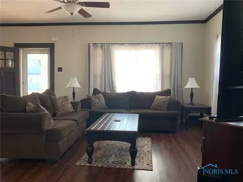 102 E 5th St, Genoa, OH 43430 photo 3