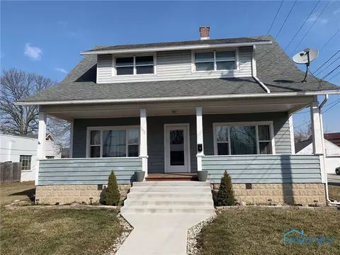 102 E 5th St, Genoa, OH 43430 photo 1