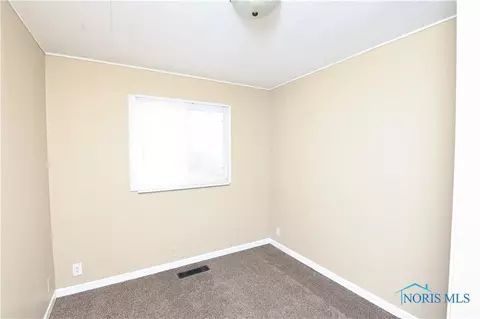 202 Independence Rd, Toledo, OH 43607 photo 8