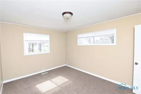 202 Independence Rd, Toledo, OH 43607 photo 12