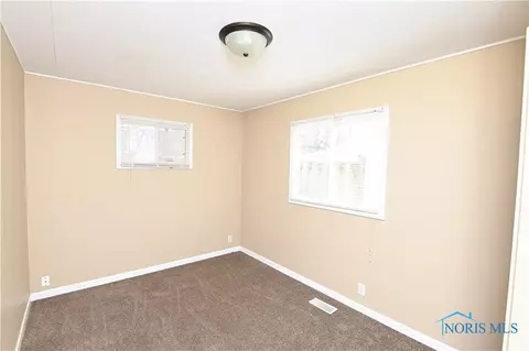 202 Independence Rd, Toledo, OH 43607 photo 10