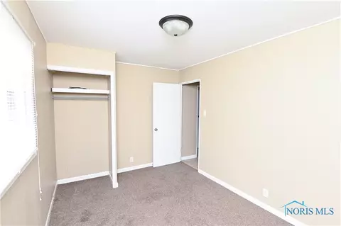 202 Independence Rd, Toledo, OH 43607 photo 11