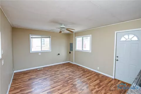 202 Independence Rd, Toledo, OH 43607 photo 6