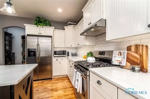 7036 Saddleback Rd, Maumee, OH 43537 photo 7