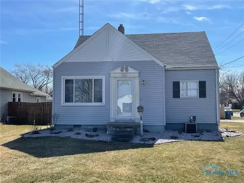 200 Elm St, Walbridge, OH 43465 photo 1