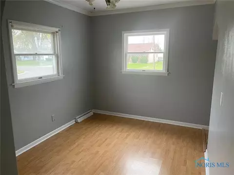 200 Elm St, Walbridge, OH 43465 photo 9