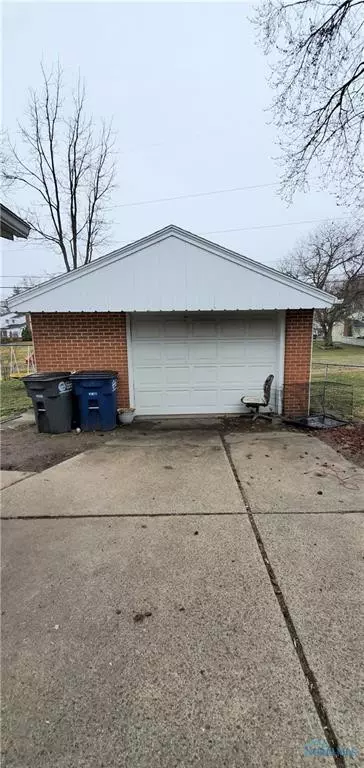 1833 E Benwick Rd, Toledo, OH 43613 photo 19