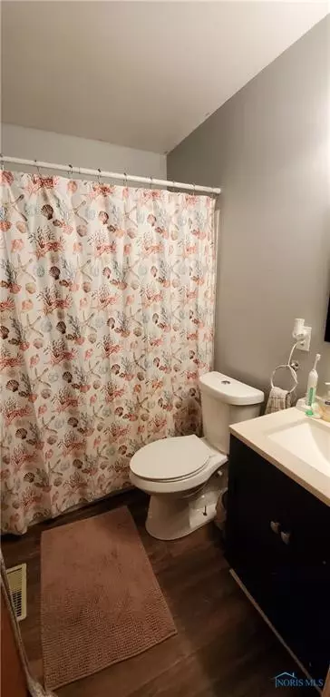 1833 E Benwick Rd, Toledo, OH 43613 photo 11