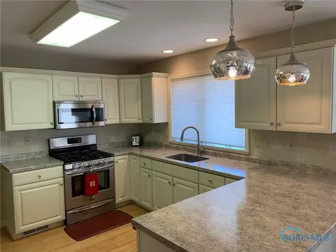 255 Connin St, Bryan, OH 43506 photo 2