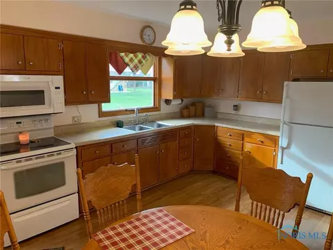 606 S Beech St, Stryker, OH 43557 photo 6