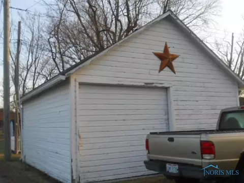 1027 E Main St, Ottawa, OH 45875 photo 2