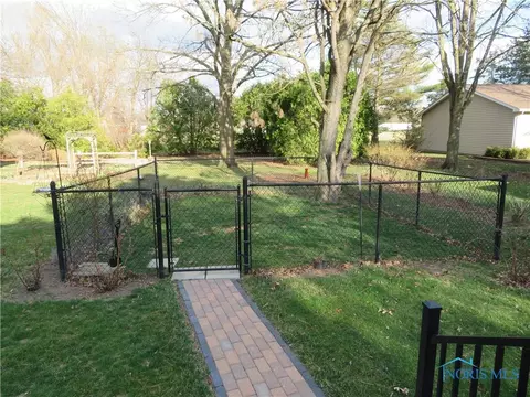 412 N Union St, Bryan, OH 43506 photo 5