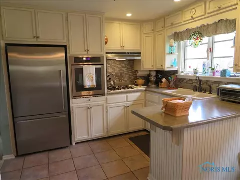 412 N Union St, Bryan, OH 43506 photo 9