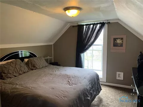 339 E High St, Bryan, OH 43506 photo 15