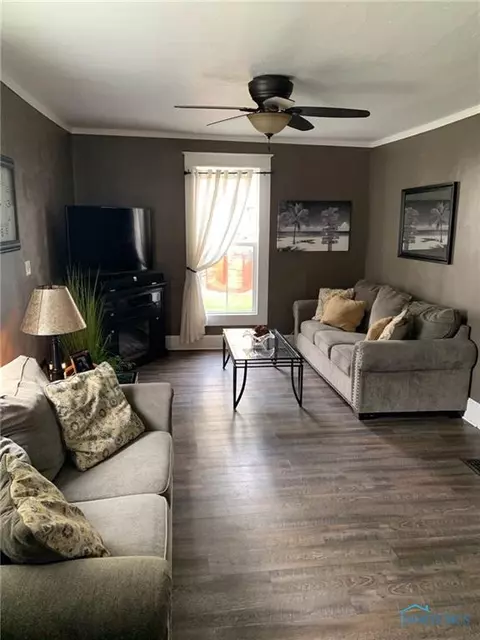 339 E High St, Bryan, OH 43506 photo 4