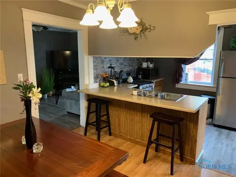 339 E High St, Bryan, OH 43506 photo 8