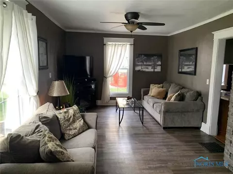339 E High St, Bryan, OH 43506 photo 3