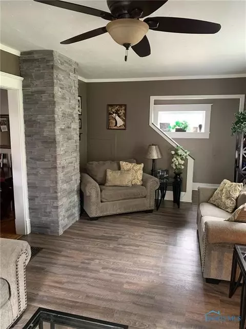 339 E High St, Bryan, OH 43506 photo 5