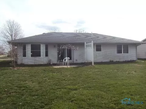 1713 Colonial Ln, Bryan, OH 43506 photo 2