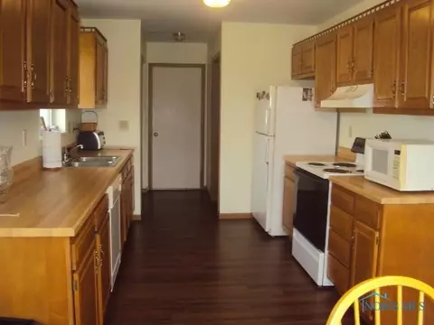 1713 Colonial Ln, Bryan, OH 43506 photo 6