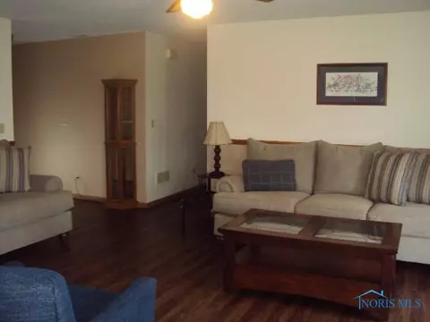 1713 Colonial Ln, Bryan, OH 43506 photo 3