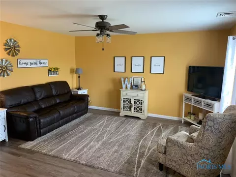 1123 Cardinal Dr #B, Bryan, OH 43506 photo 4