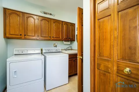 6830 Shadowcreek Dr, Maumee, OH 43537 photo 20