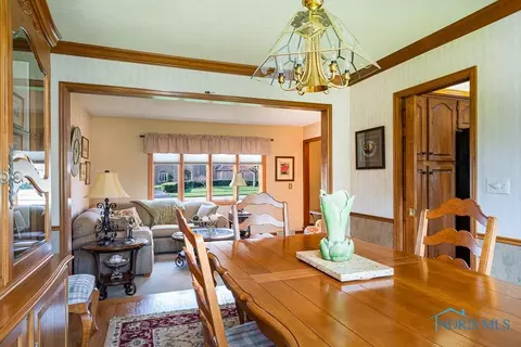 6830 Shadowcreek Dr, Maumee, OH 43537 photo 10