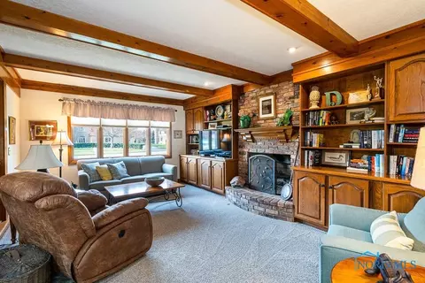 6830 Shadowcreek Dr, Maumee, OH 43537 photo 4