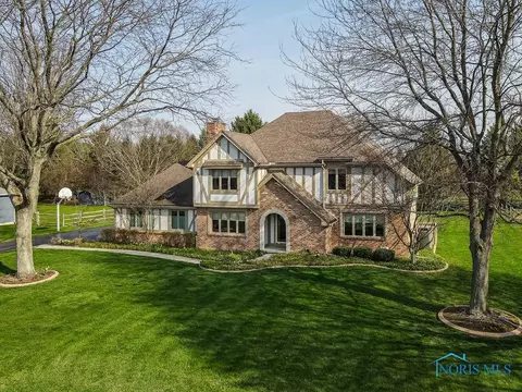6830 Shadowcreek Dr, Maumee, OH 43537 photo 1
