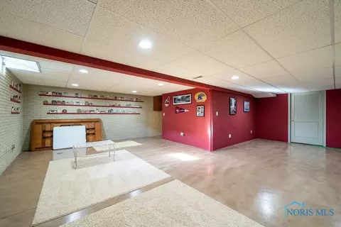 6830 Shadowcreek Dr, Maumee, OH 43537 photo 19