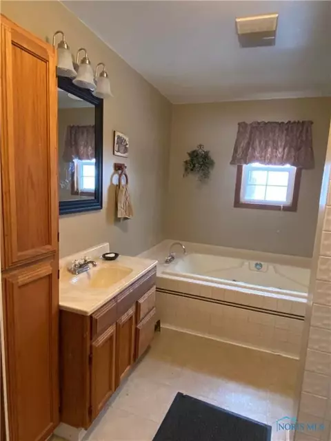 406 E Indiana St, Edon, OH 43518 photo 10