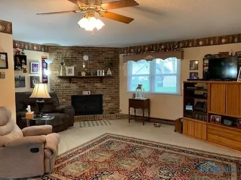2404 Springmill Rd, Findlay, OH 45840 photo 4