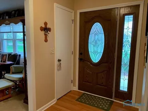 2404 Springmill Rd, Findlay, OH 45840 photo 2