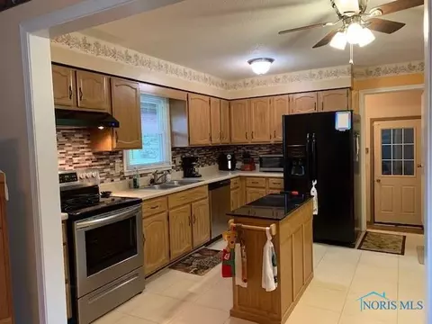 2404 Springmill Rd, Findlay, OH 45840 photo 5