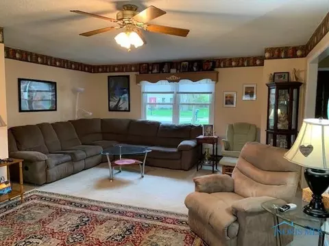 2404 Springmill Rd, Findlay, OH 45840 photo 3